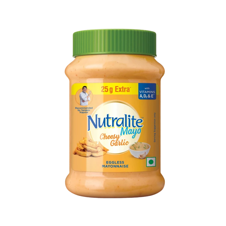 Nutralite Eggless Cheesy Garlic Flavoured Mayonnaise - With 25g extra