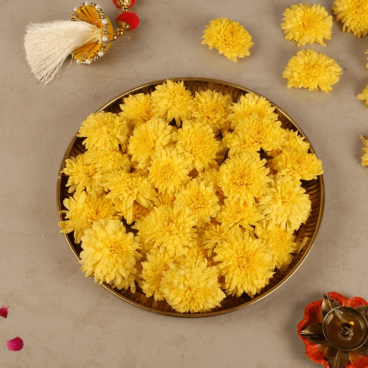 Yellow Chrysanthemum Flowers (Sevanthige Hoovu)