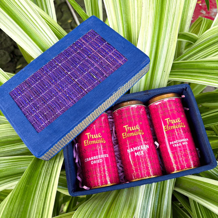 True Elements Eco-friendly Dry Fruits Gift Pack (Dry Fruits Udugore Pack)