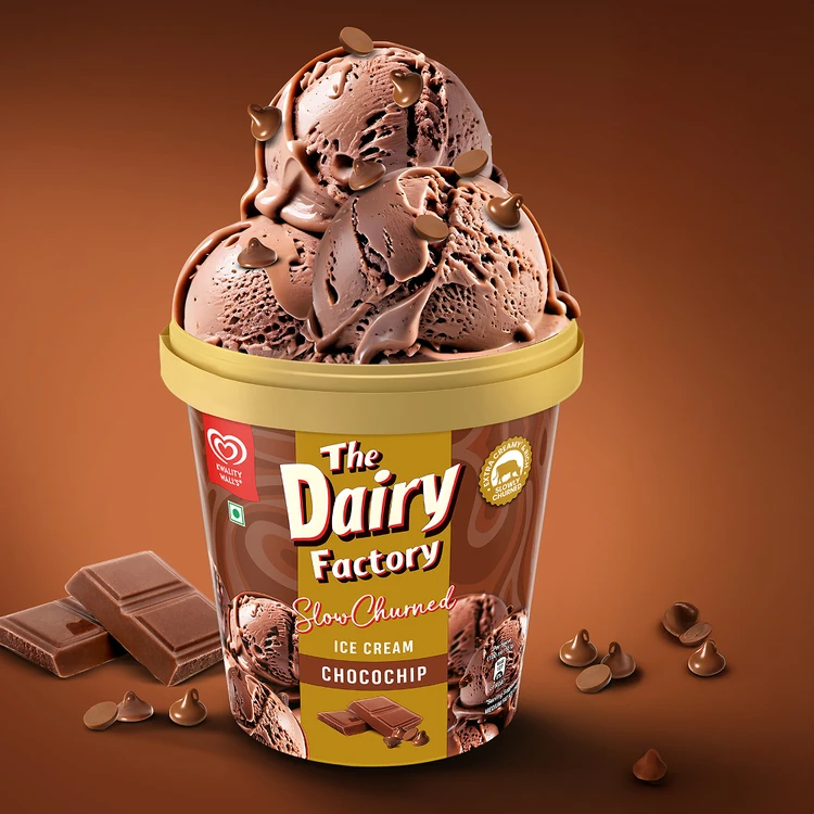 The Dairy Factory by Kwality Walls Chocochip Ice Cream Tub
