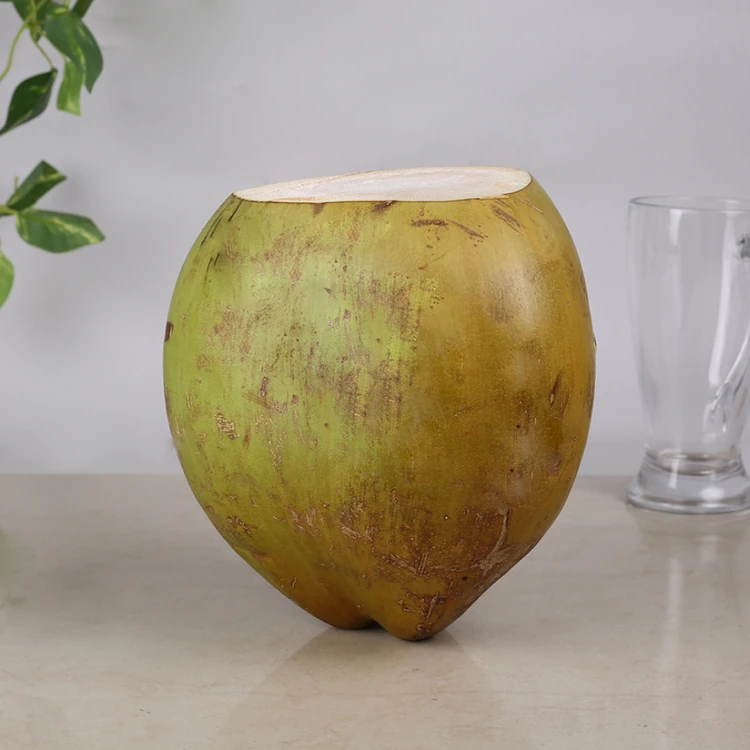 Tender Coconut (Small) (Thengina Kayi)