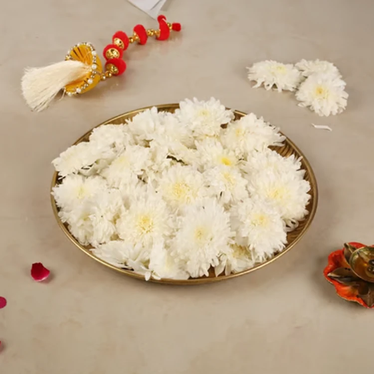 CC White Chrysanthemum Flowers by Freshbury (Sevanthige Hoovu)