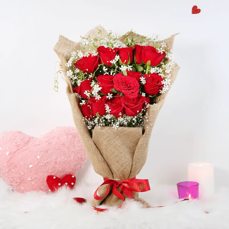 FlowerAura 15 Timeless Red Roses Bouquet
