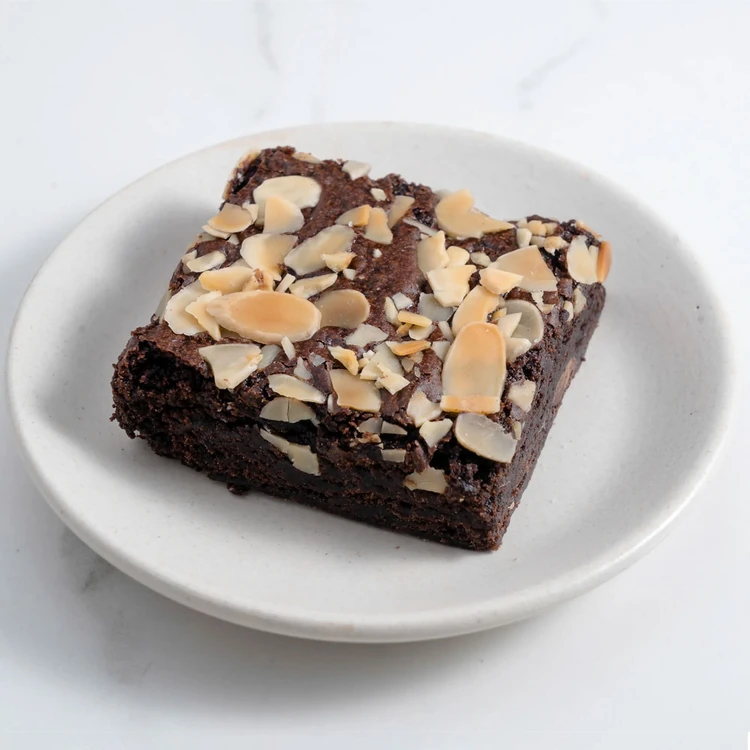 Creme Castle Almond Brownie