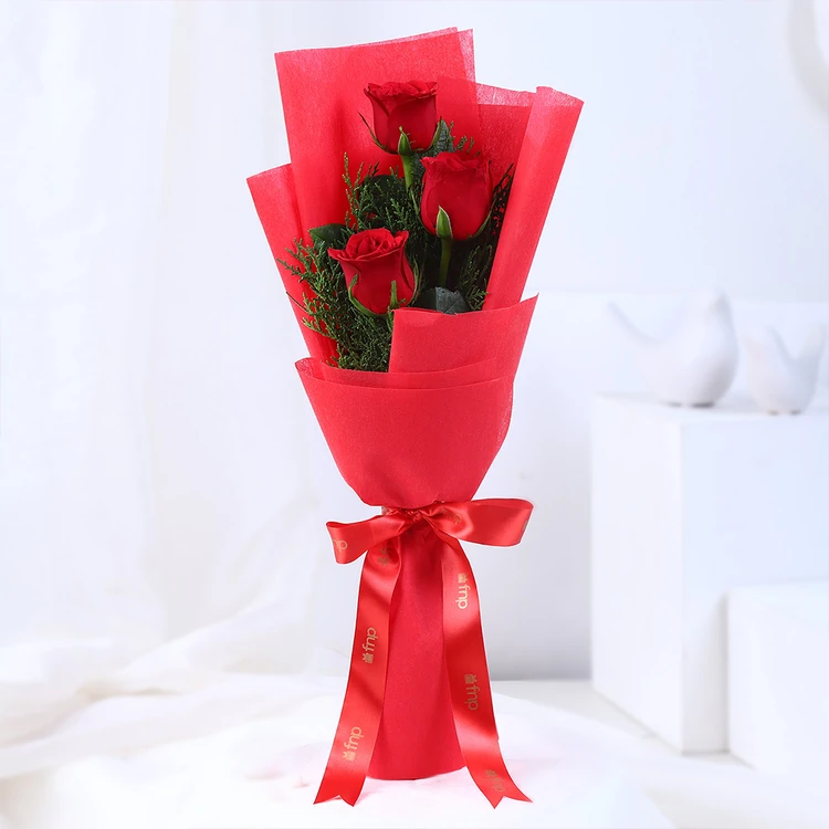 FNP Red Roses Mini Bouquet