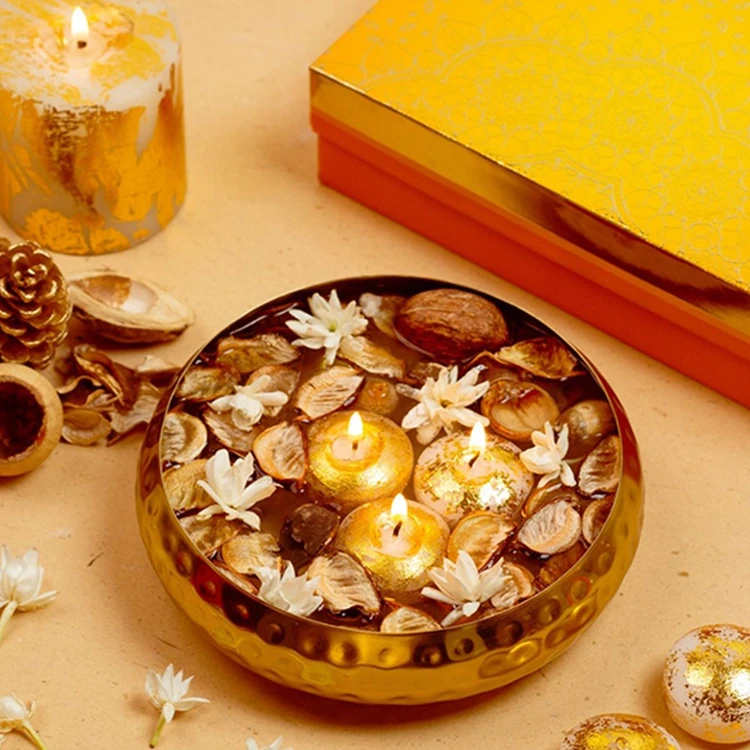 Auradecor Urli Gift Set with Floating Candles & Potpourri
