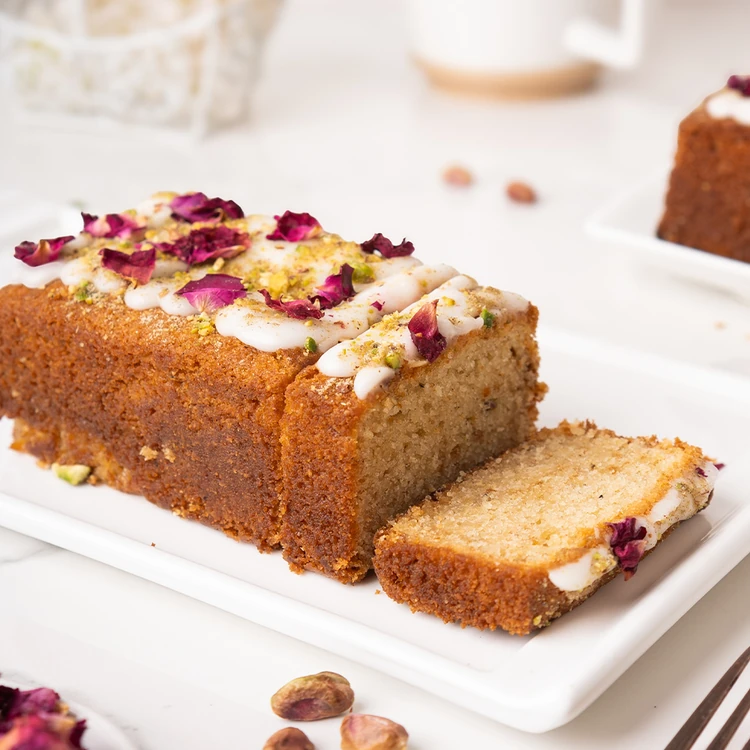 Creme Castle Cardamom Pista Teacake